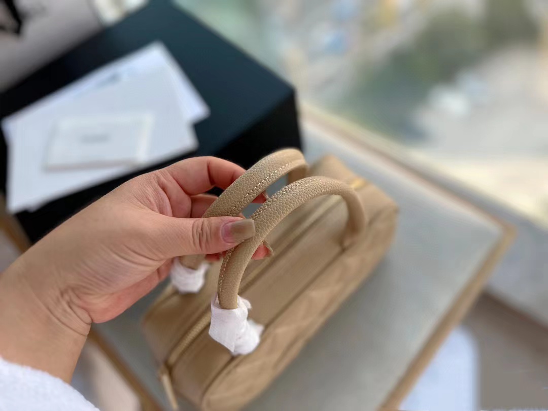 CHANE1 ダブルCロゴ ボウリングハンドバッグ【50％割引+送料無料】