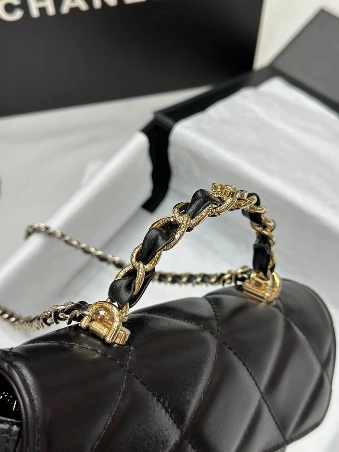 CHANE1 シープスキン ゴールド バックル ハンドバッグ【50％割引+送料無料】