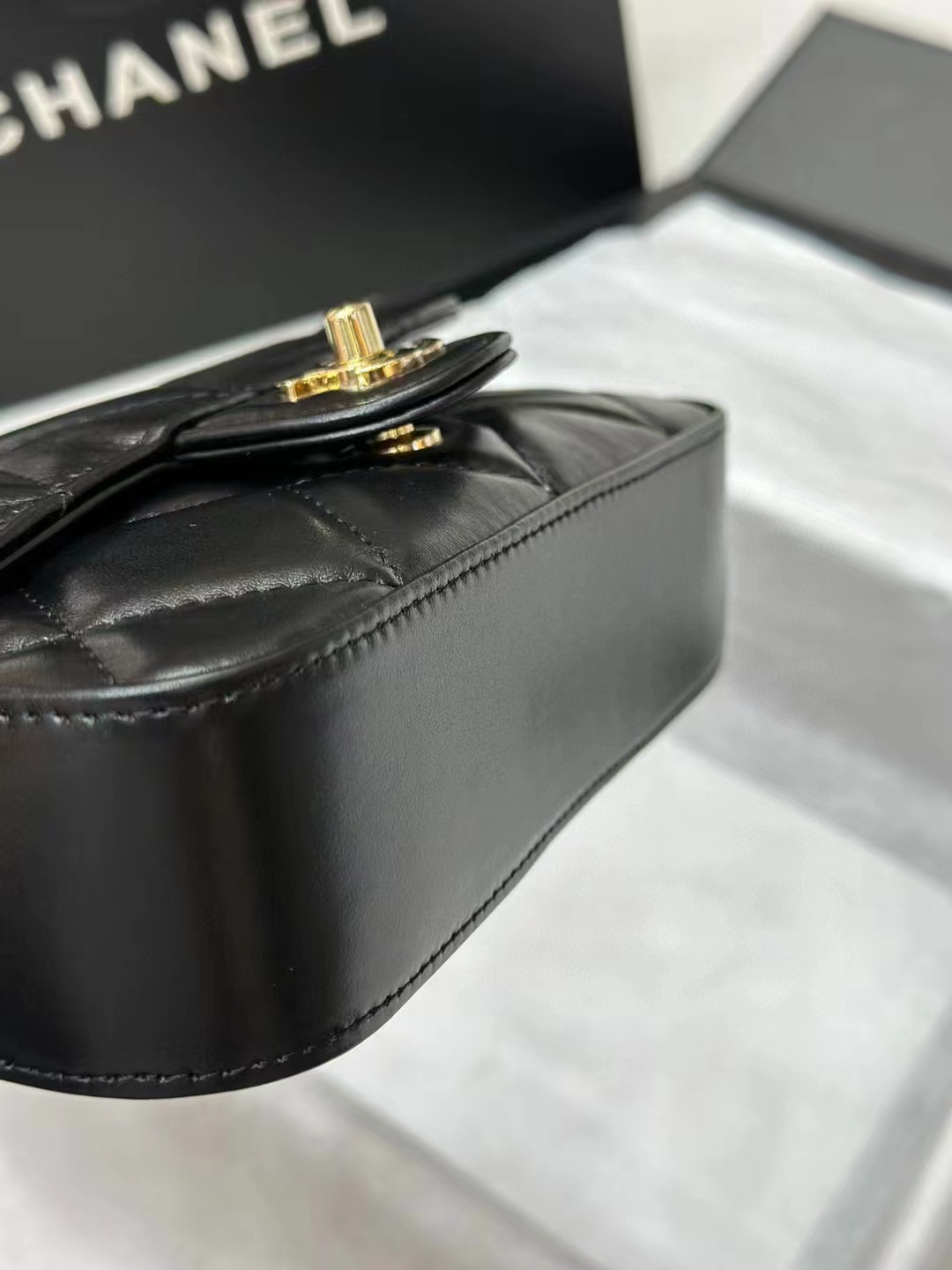 CHANE1 シープスキン ゴールド バックル ハンドバッグ【50％割引+送料無料】