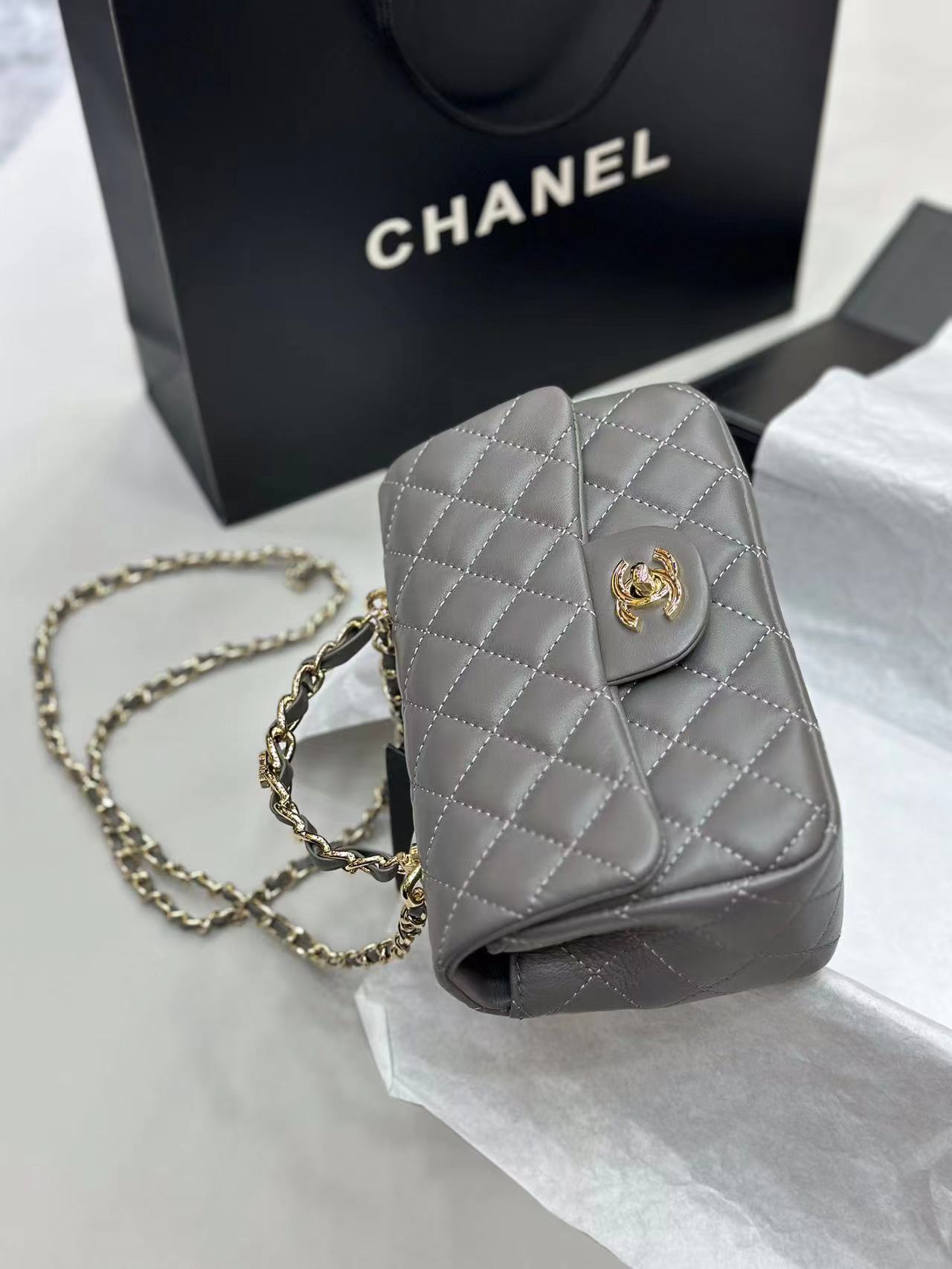 CHANE1 メタル ダブルシーロゴ ショルダー クロスボディバッグ【50％割引+送料無料】