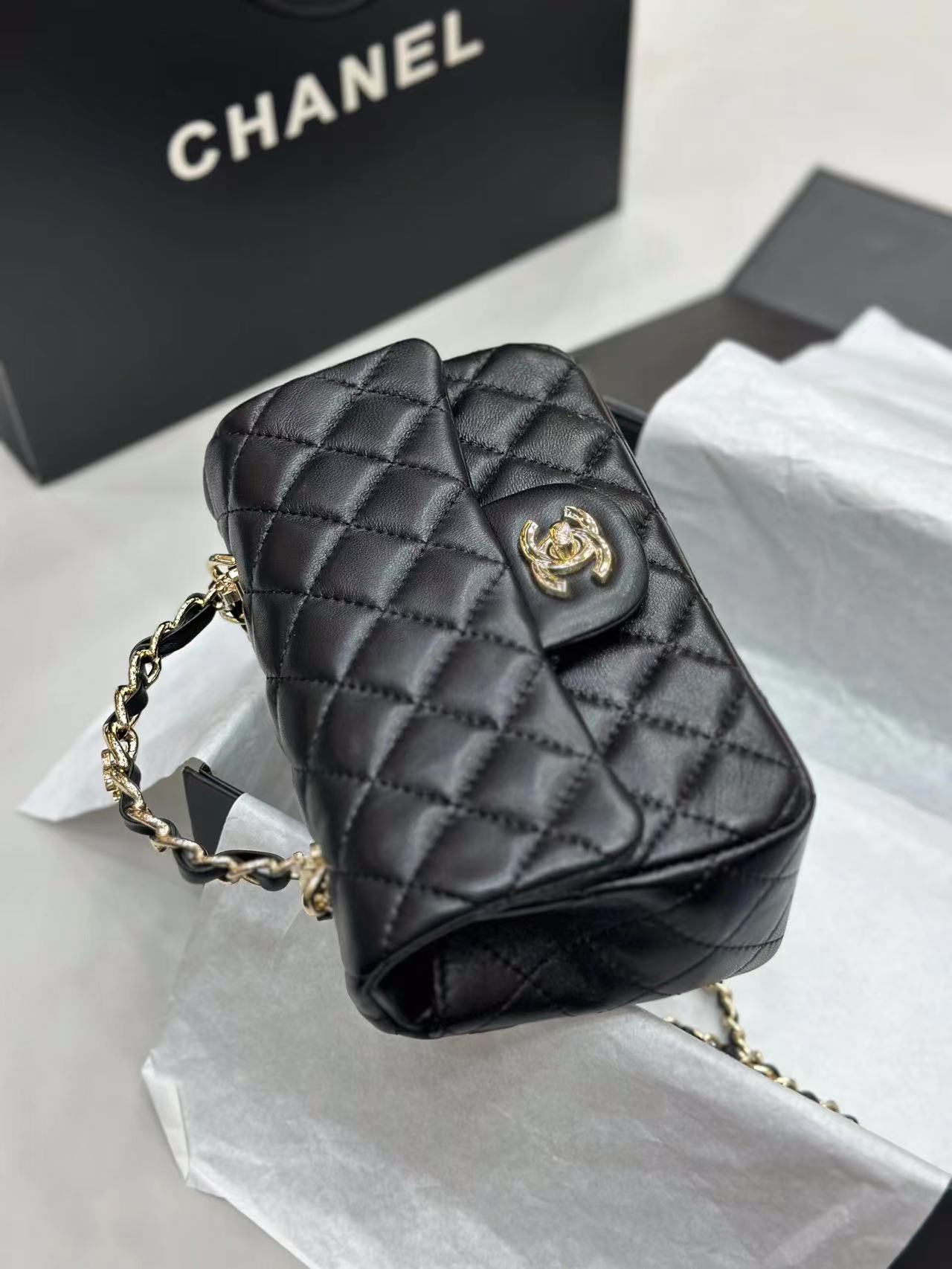 CHANE1 メタル ダブルシーロゴ ショルダー クロスボディバッグ【50％割引+送料無料】