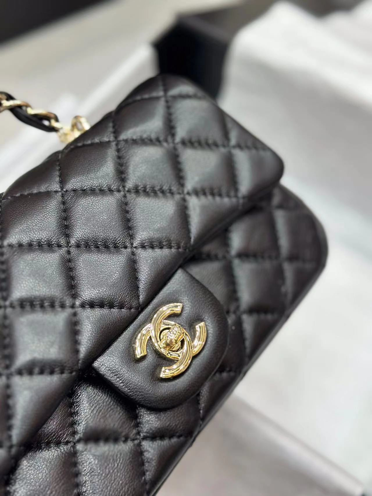 CHANE1 メタル ダブルシーロゴ ショルダー クロスボディバッグ【50％割引+送料無料】