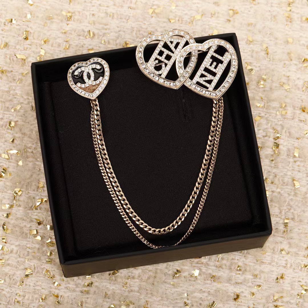 CHANE1 23B ラブタッセルブローチ【50％割引+送料無料】