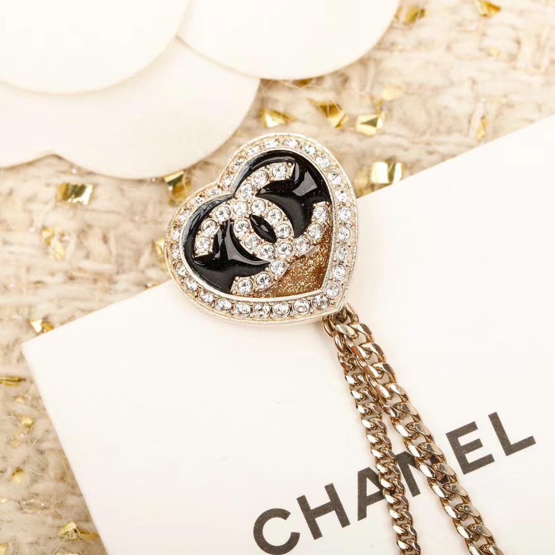 CHANE1 23B ラブタッセルブローチ【50％割引+送料無料】