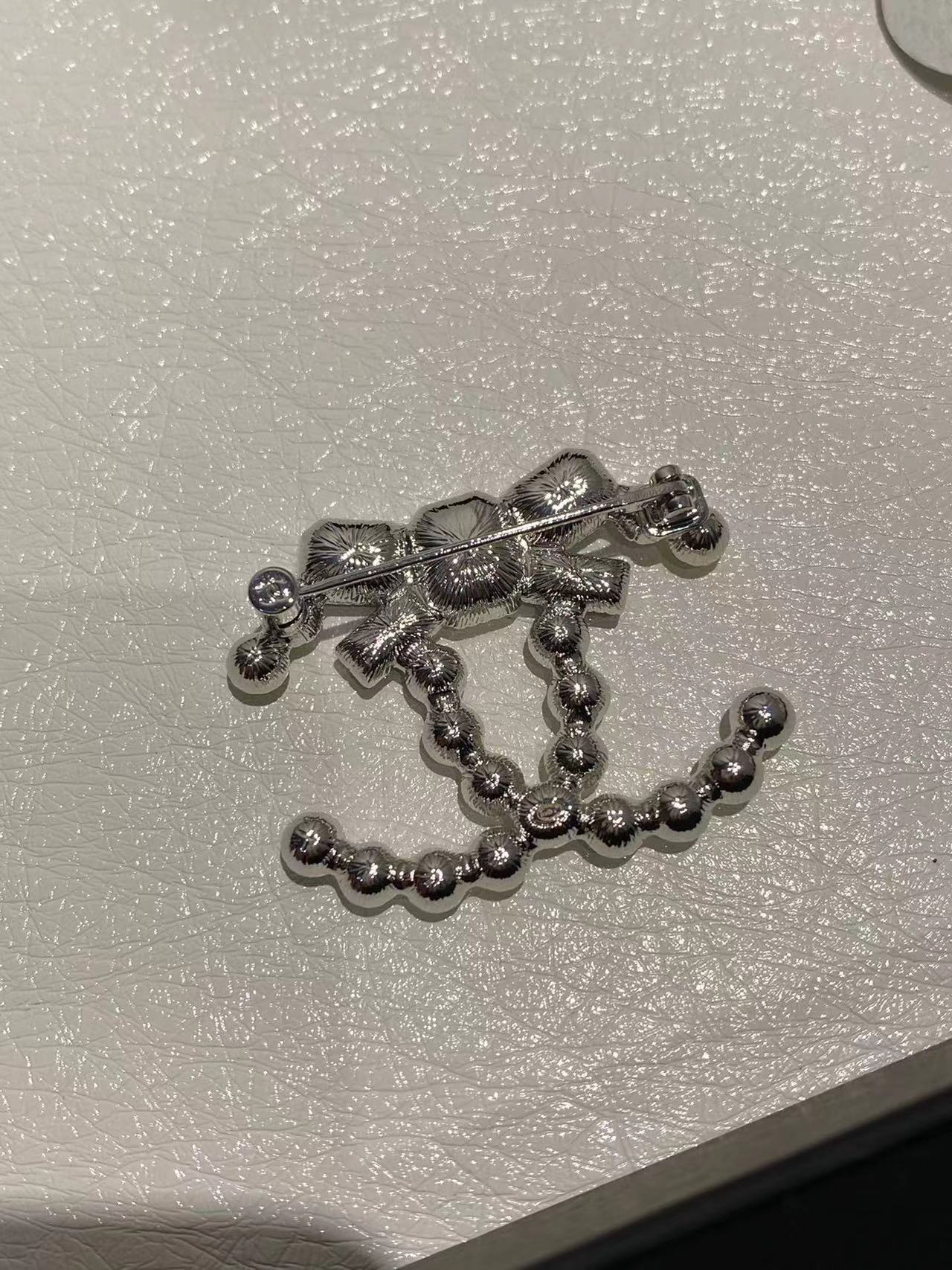 CHANE1 ボウ ダイヤモンド パール ブローチ【50%割引+送料無料】