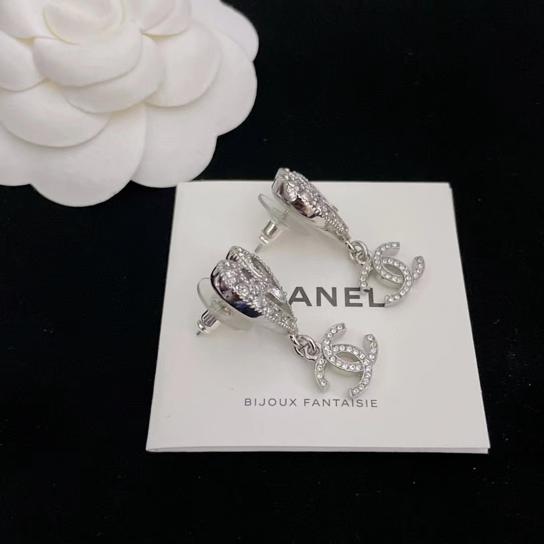 CHANE1 ハート中空ダイヤモンド スタッド ピアス【50%割引+送料無料】