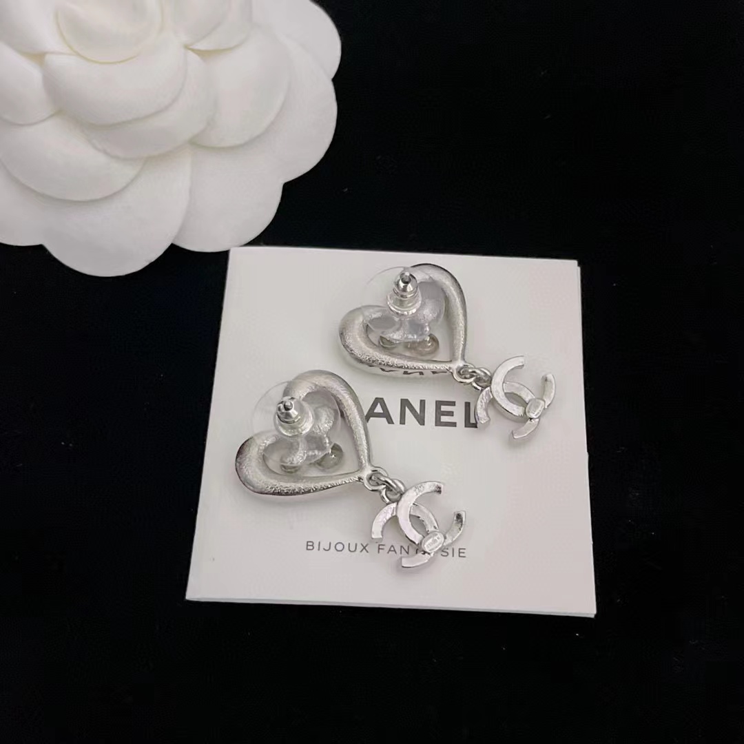 CHANE1 ハート中空ダイヤモンド スタッド ピアス【50%割引+送料無料】