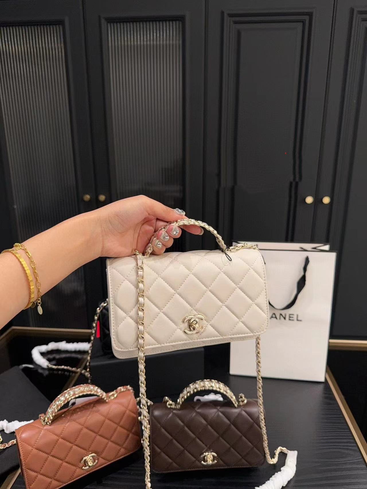 CHANE1 ラインストーンハンドル WOC ハンドバッグ【50%割引+送料無料】