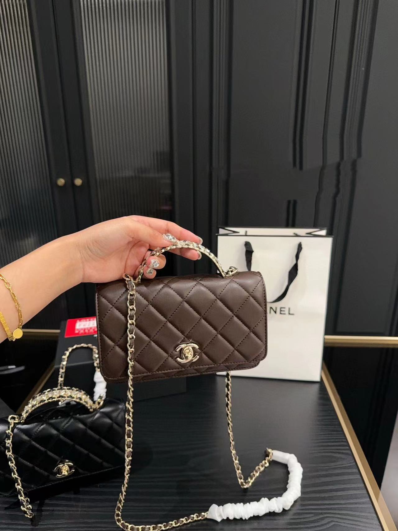 CHANE1 ラインストーンハンドル WOC ハンドバッグ【50%割引+送料無料】