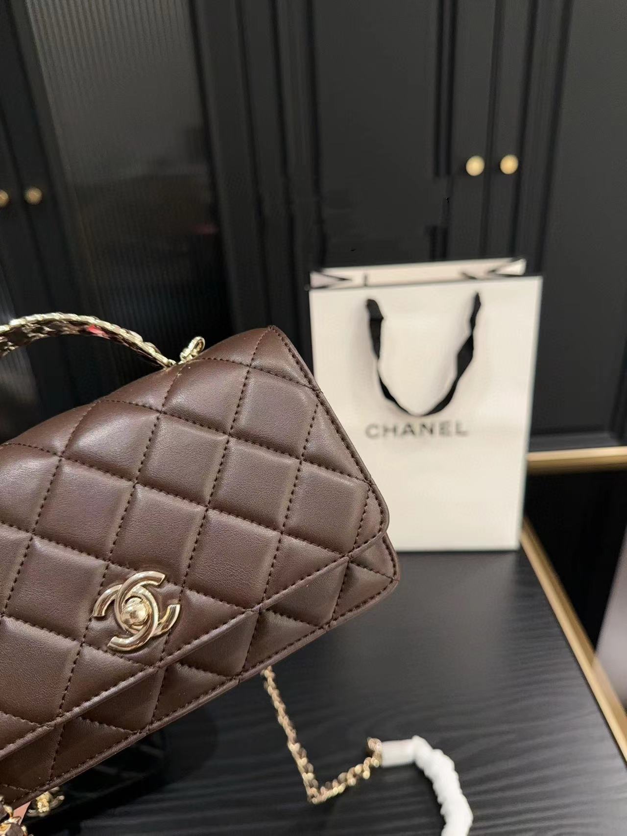 CHANE1 ラインストーンハンドル WOC ハンドバッグ【50%割引+送料無料】