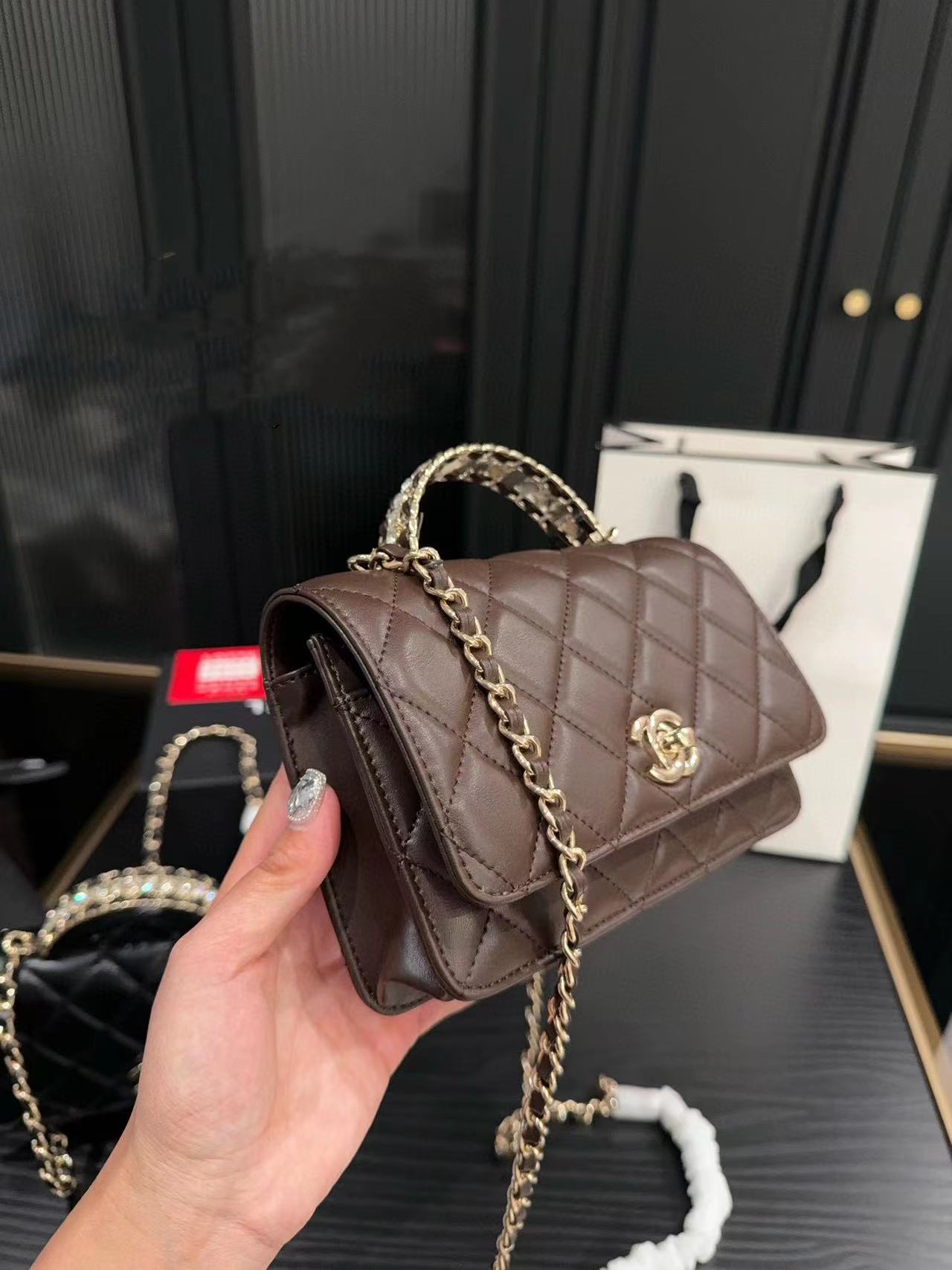 CHANE1 ラインストーンハンドル WOC ハンドバッグ【50%割引+送料無料】