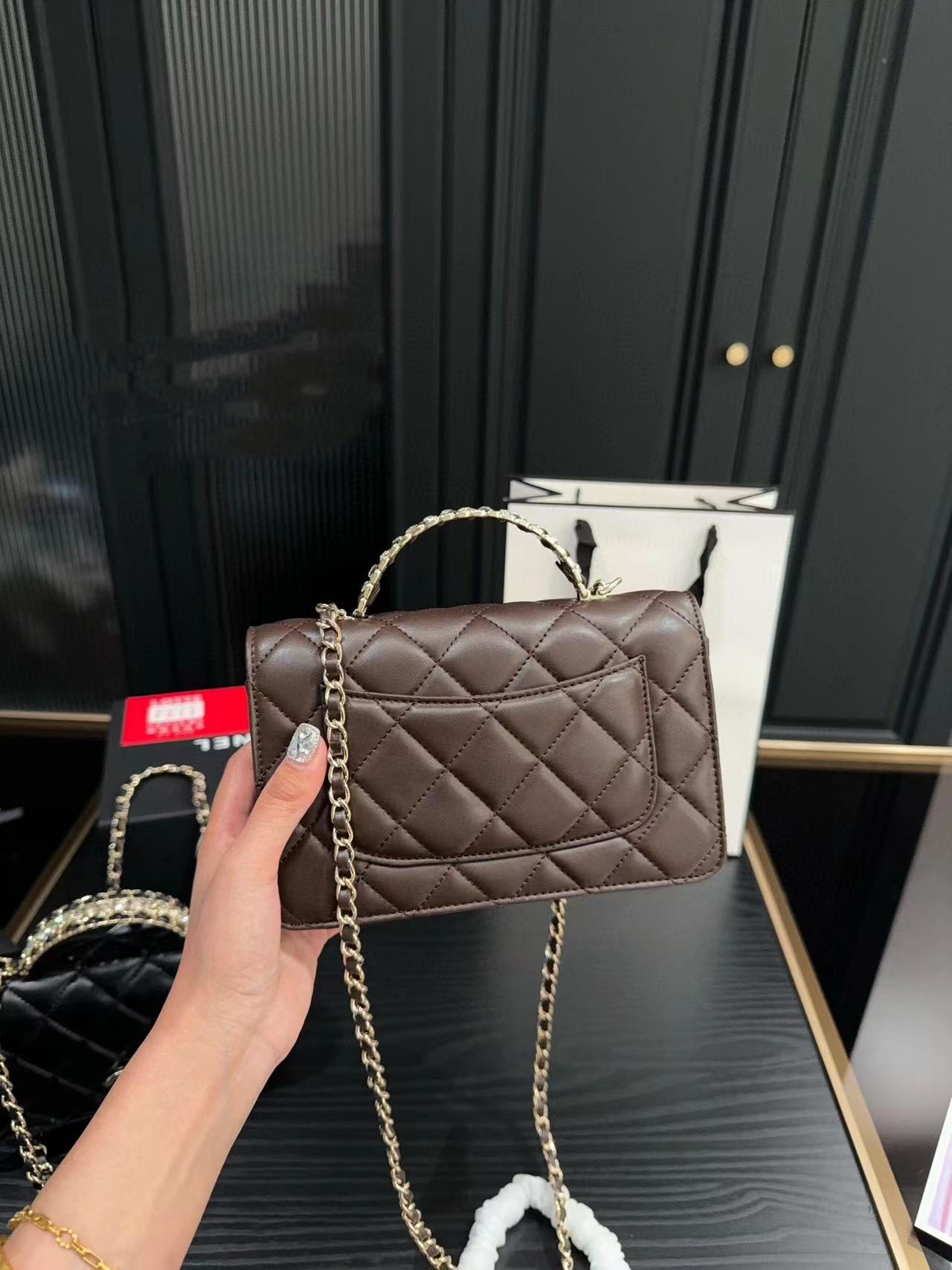 CHANE1 ラインストーンハンドル WOC ハンドバッグ【50%割引+送料無料】