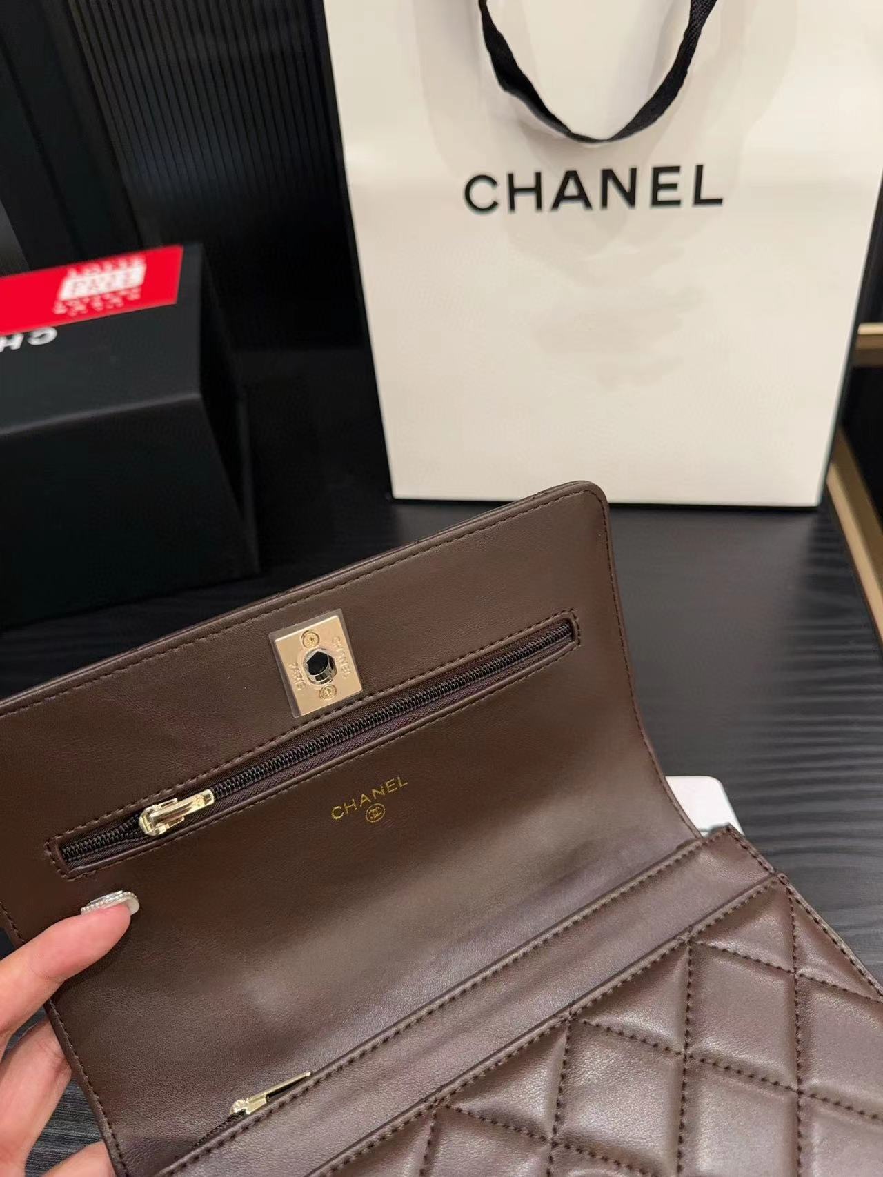 CHANE1 ラインストーンハンドル WOC ハンドバッグ【50%割引+送料無料】