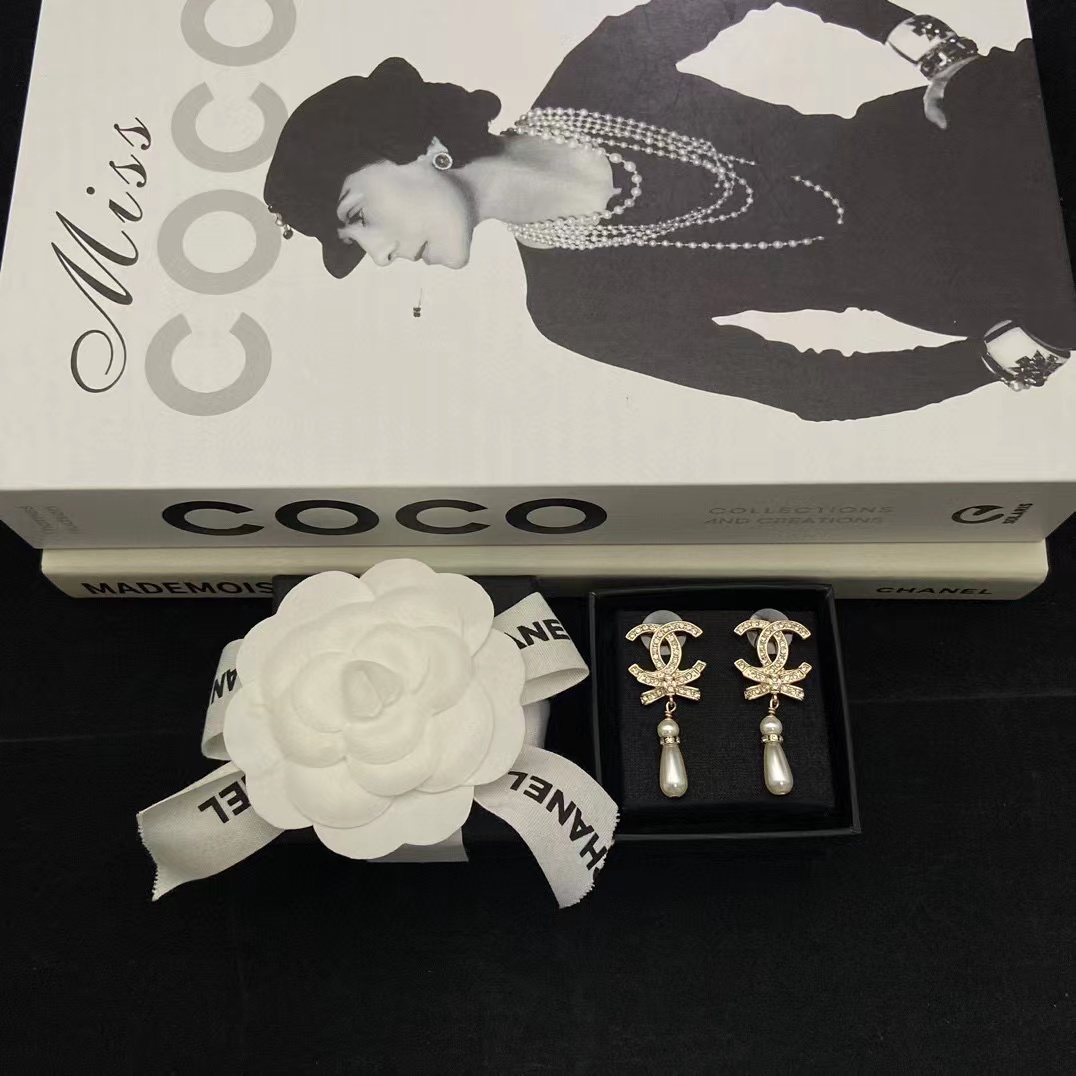 CHANE1 ダブルC ボウドロップパールイヤリング【50％割引+送料無料】