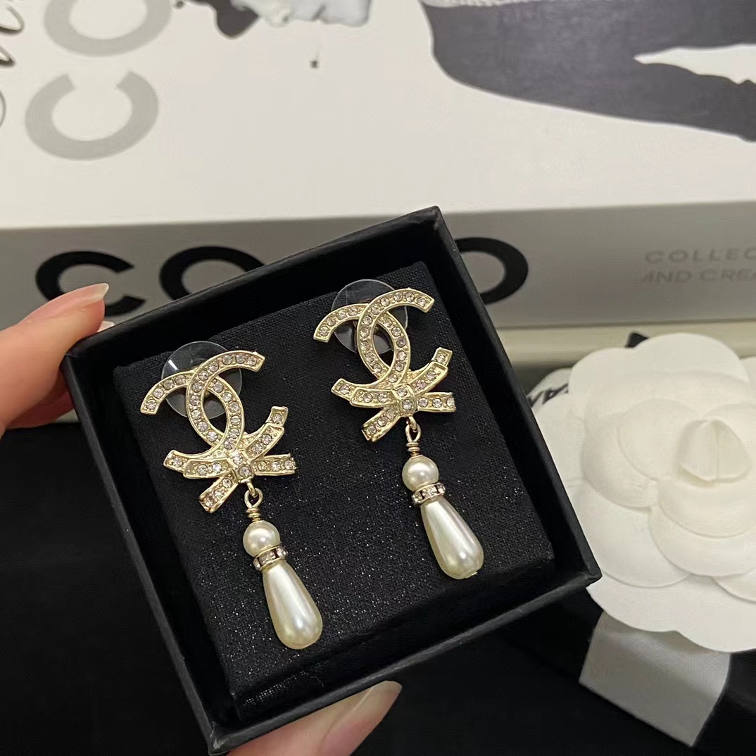 CHANE1 ダブルC ボウドロップパールイヤリング【50％割引+送料無料】