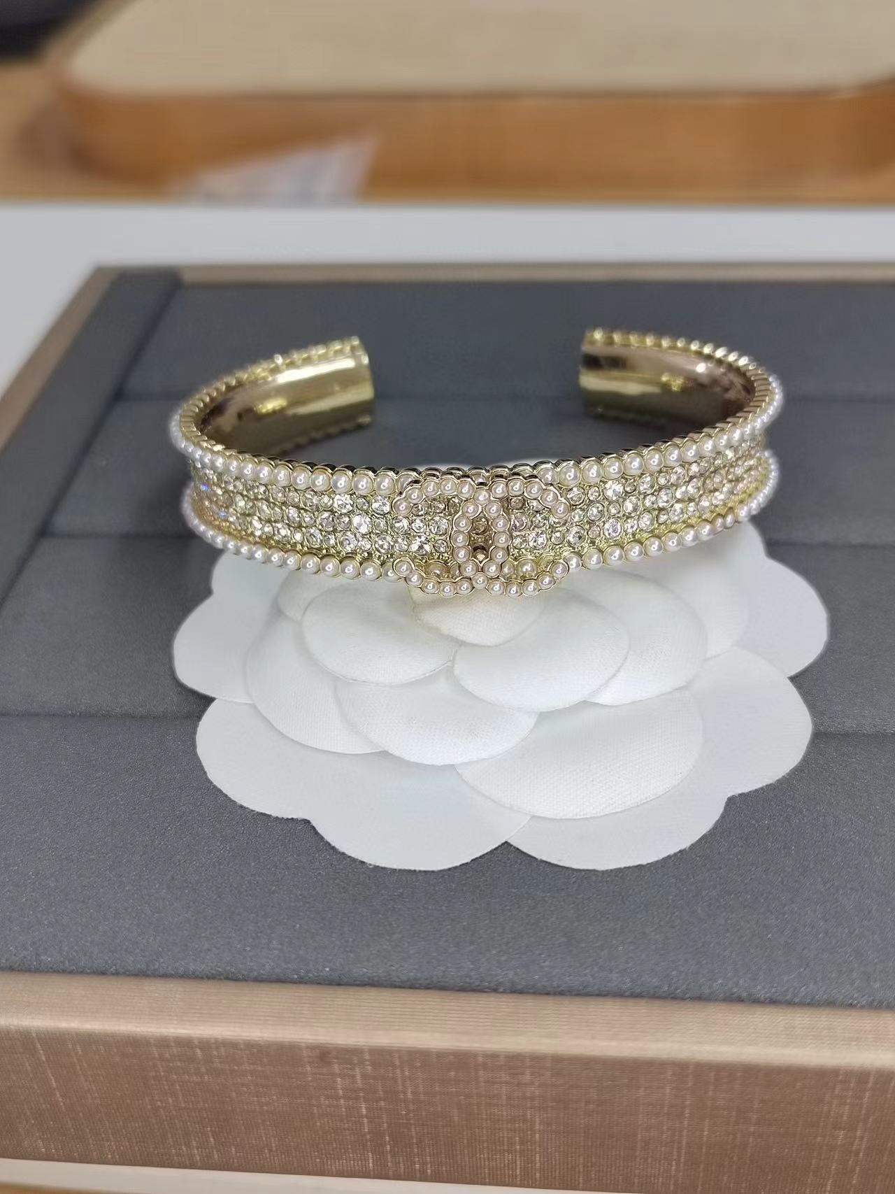 CHANE1 ダブル C ダイヤモンド パール ブレスレット【50％割引+送料無料】