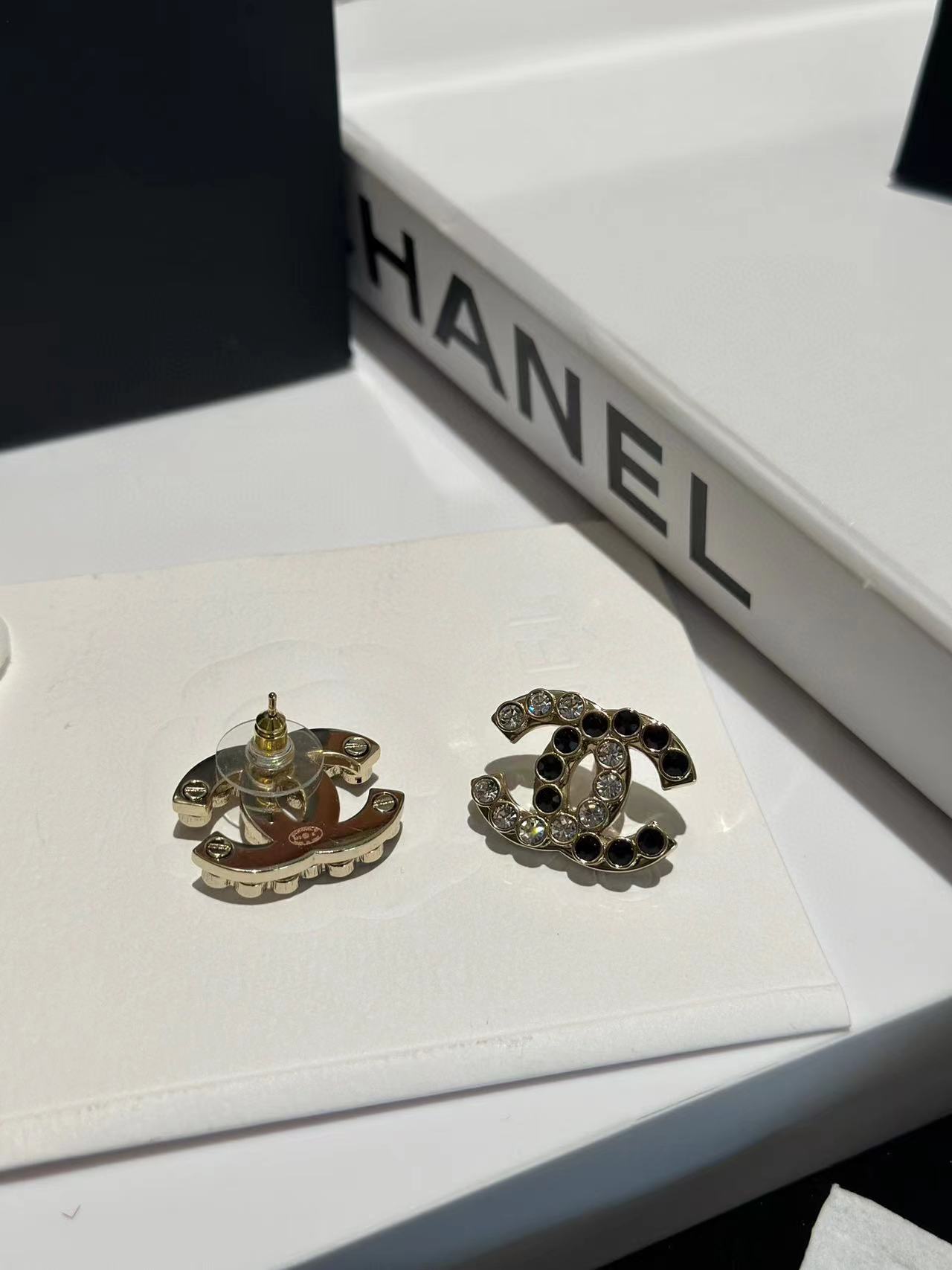 CHANE1 ブラック＆ホワイト ダイヤモンド スタッド ピアス【50％割引+送料無料】