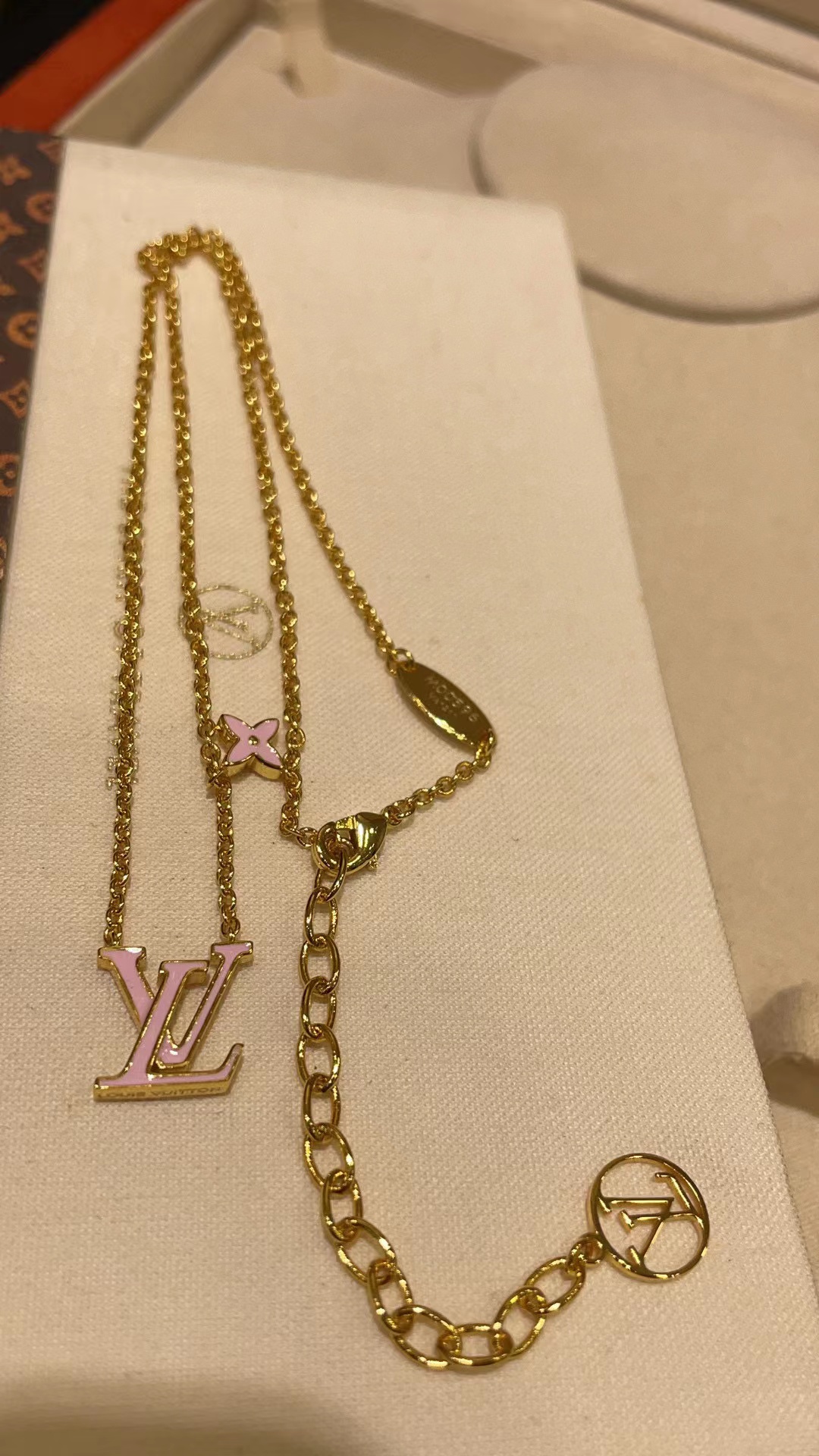 LV シンプル四つ葉クローバー ネックレス【50％割引+送料無料】