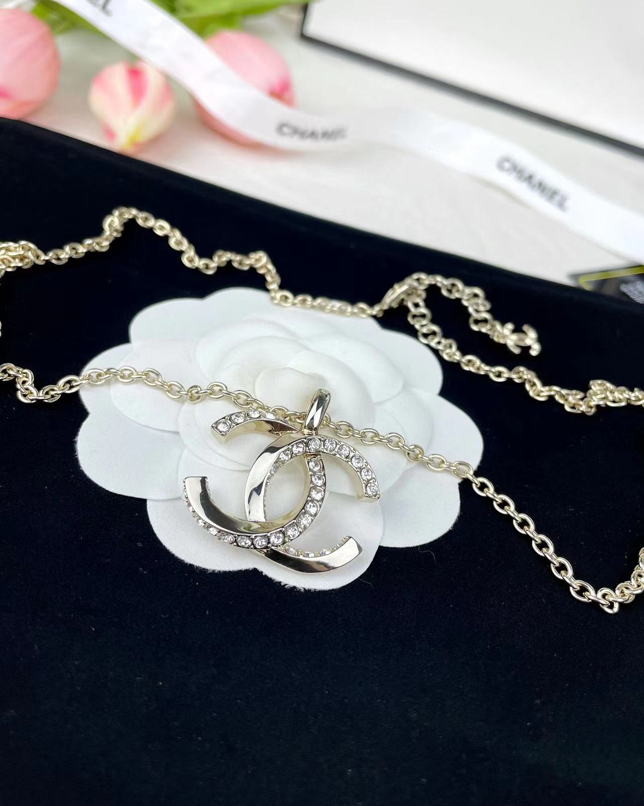 CHANE1 ダイヤモンド ダブルC シンプルネックレス【50％割引+送料無料】