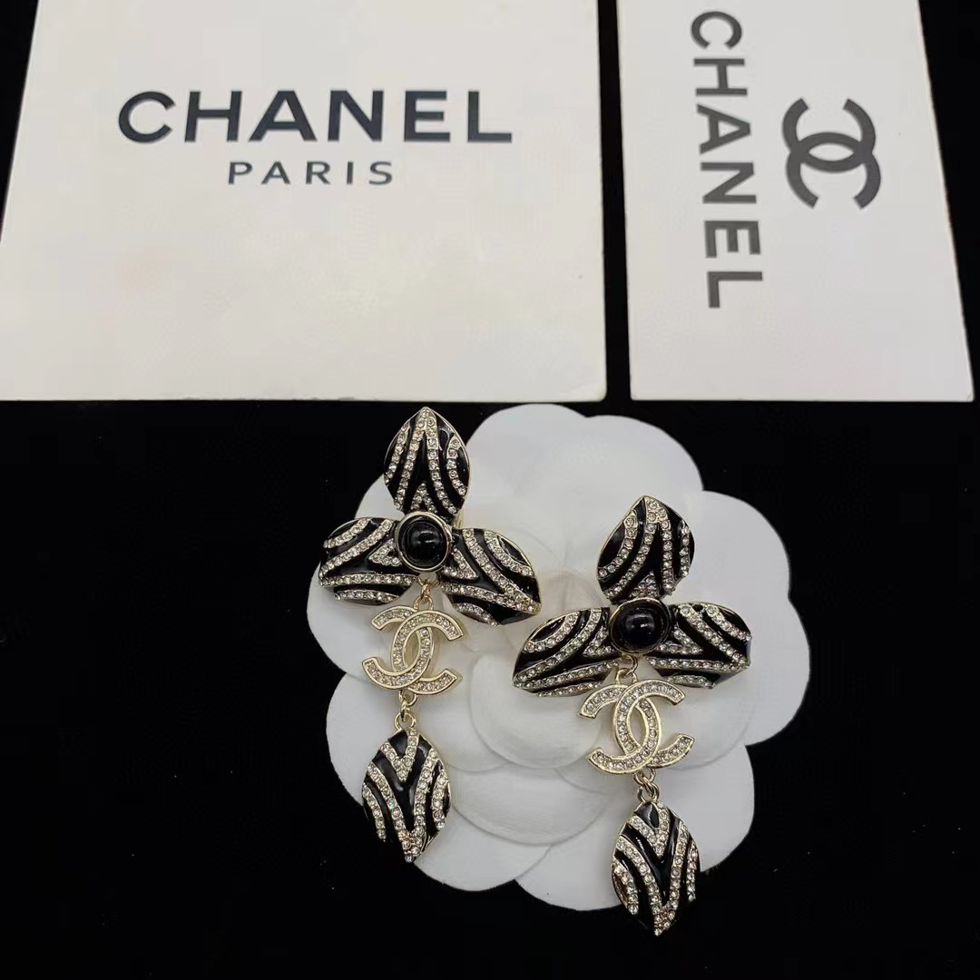 CHANE1 ダイヤモンド三つ葉クローバー ピアス【50％割引+送料無料】