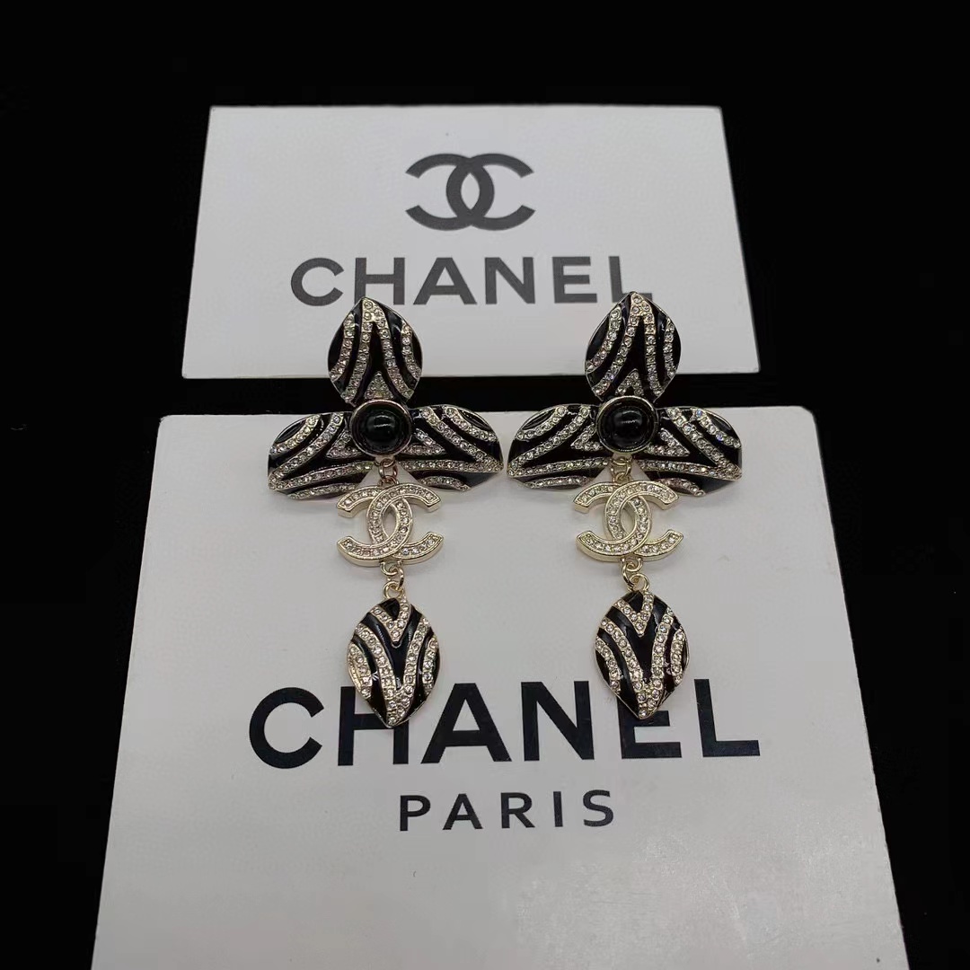 CHANE1 ダイヤモンド三つ葉クローバー ピアス【50％割引+送料無料】