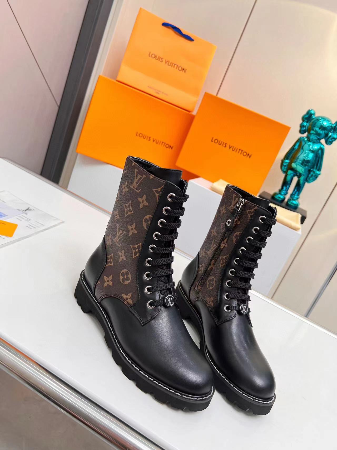 LV 上質レースアッププリントショートブーツ【50％割引+送料無料】