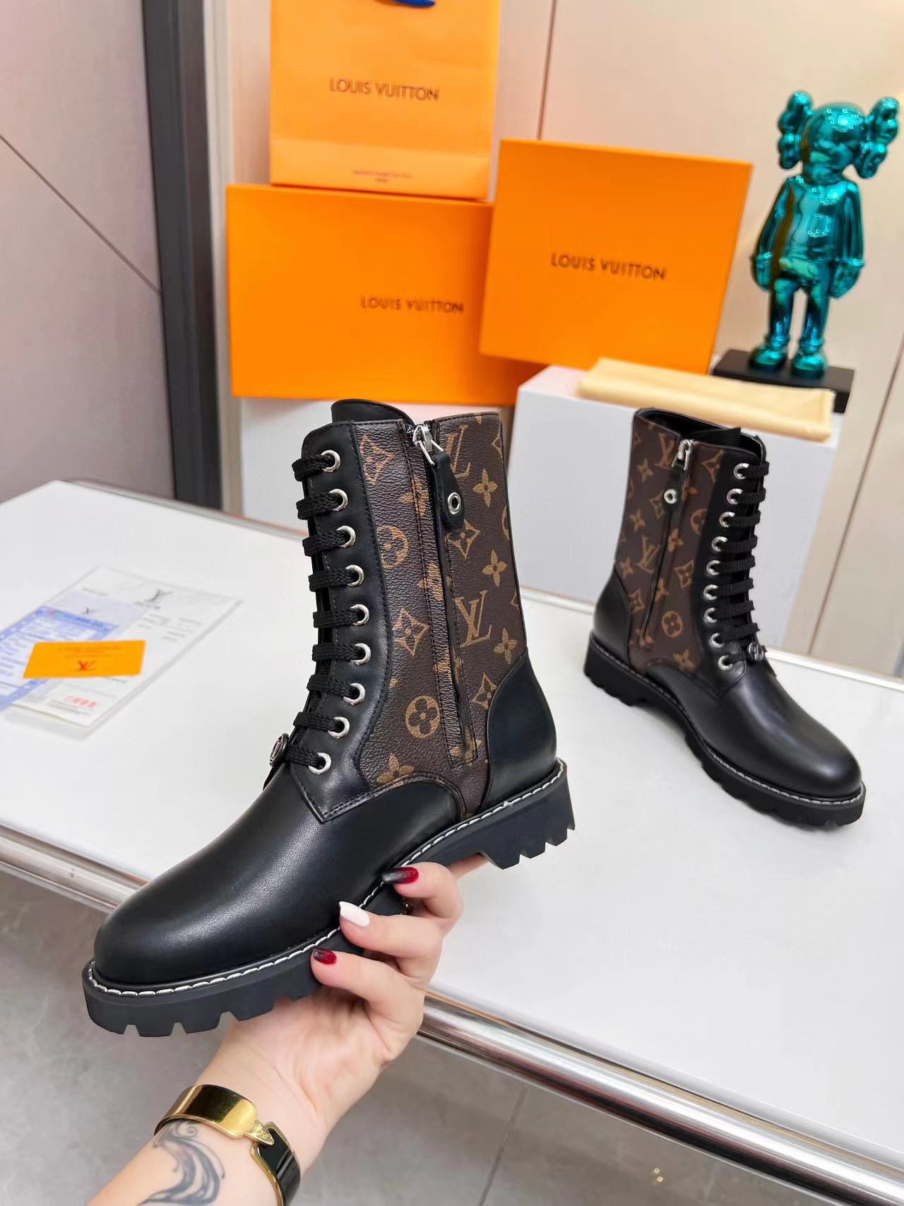 LV 上質レースアッププリントショートブーツ【50％割引+送料無料】