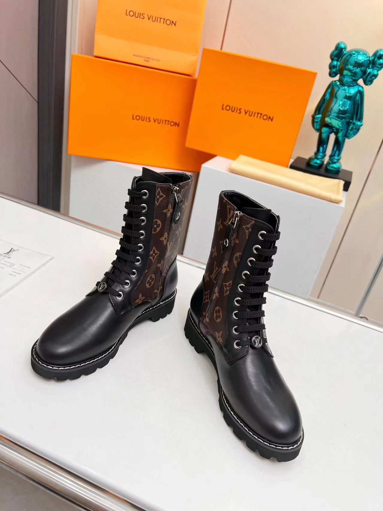 LV 上質レースアッププリントショートブーツ【50％割引+送料無料】