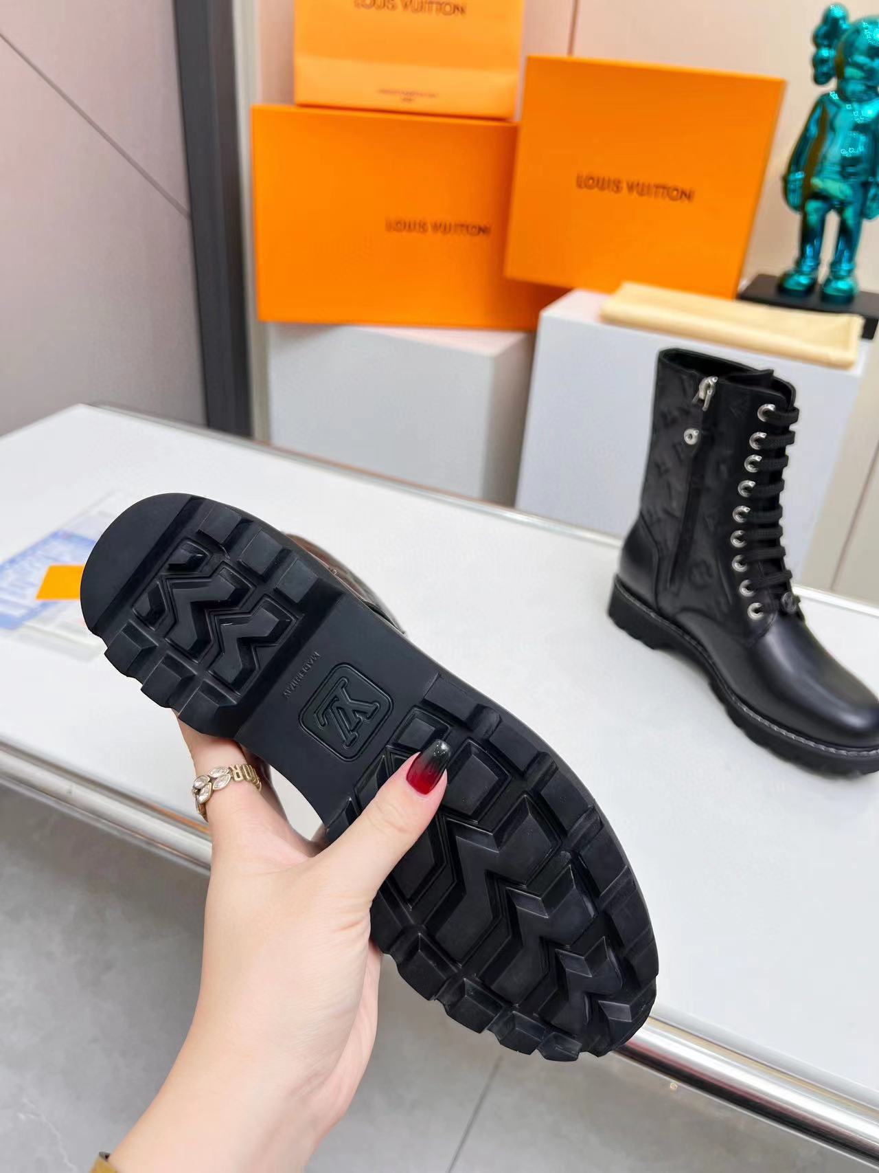LV 上質レースアッププリントショートブーツ【50％割引+送料無料】