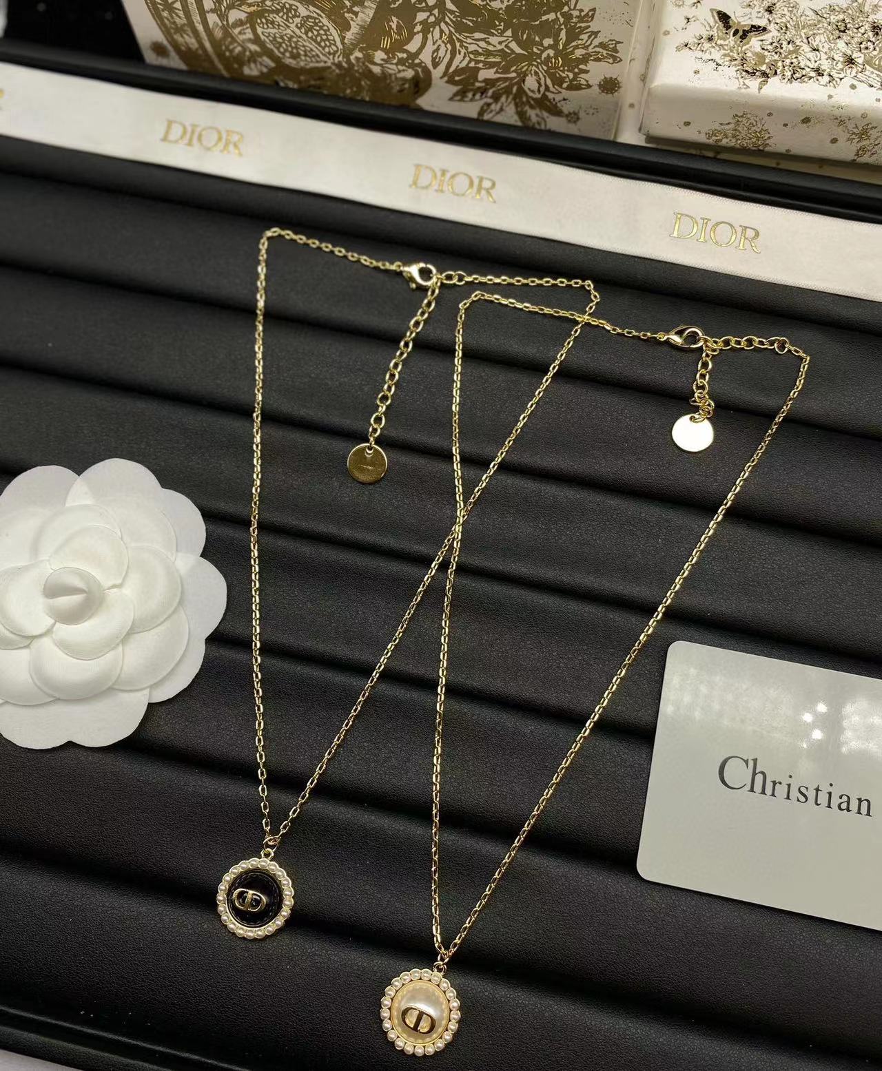 DI0R CD ラウンド パール ネックレス【50％割引+送料無料】