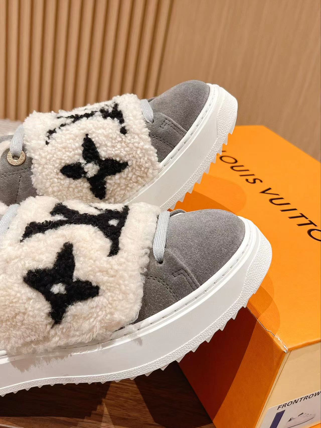 LV ラムウールの暖かいカジュアルシューズ【50％割引+送料無料】
