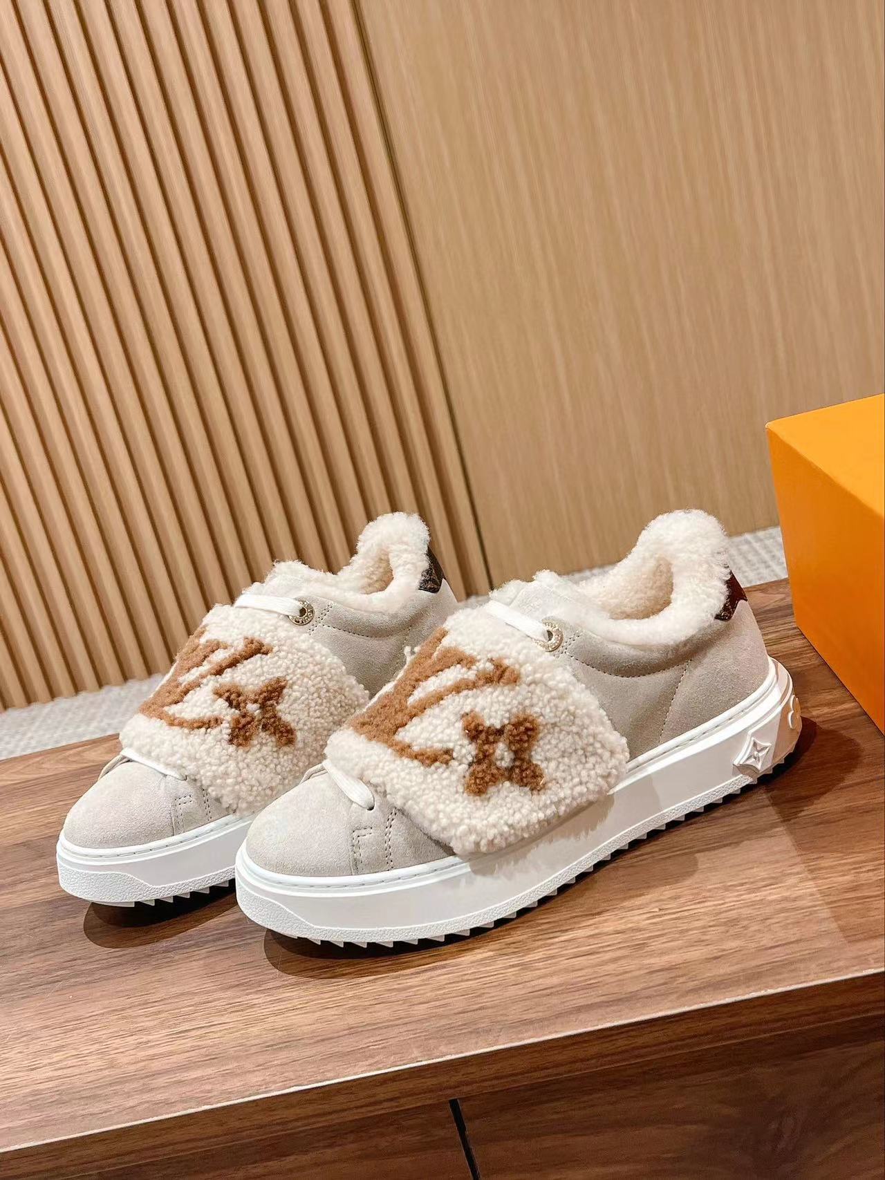 LV ラムウールの暖かいカジュアルシューズ【50％割引+送料無料】
