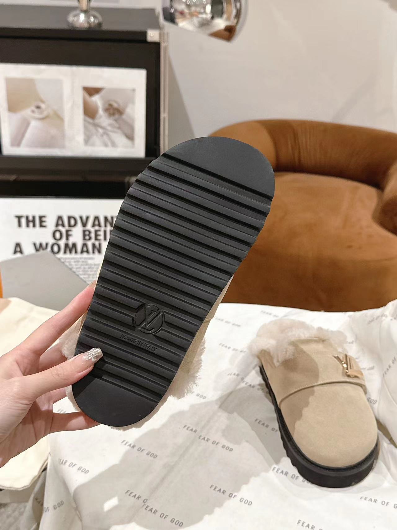 LV高品質ラムウールスリッパ【50％割引+送料無料】