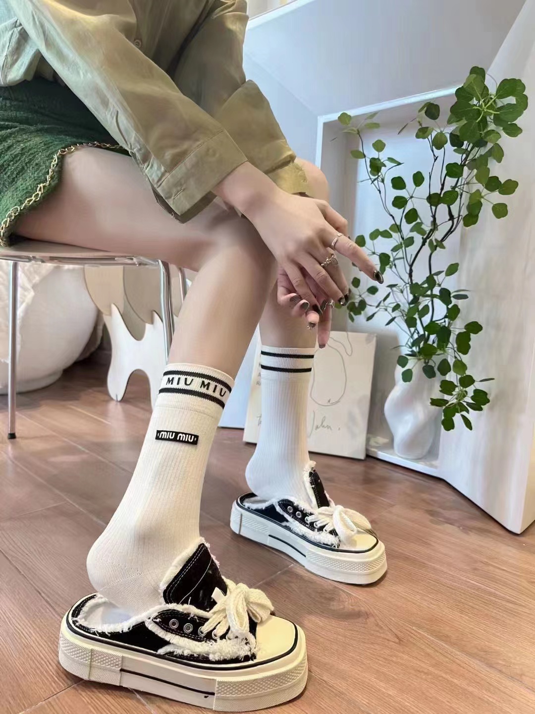 M1UM1U カラーブロックカシミヤシンプルソックス【50％割引+送料無料】