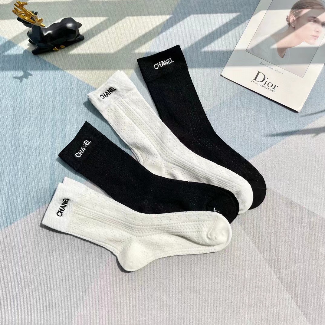 CHANE1 シンプル刺繍ロゴソックス【50％割引+送料無料】