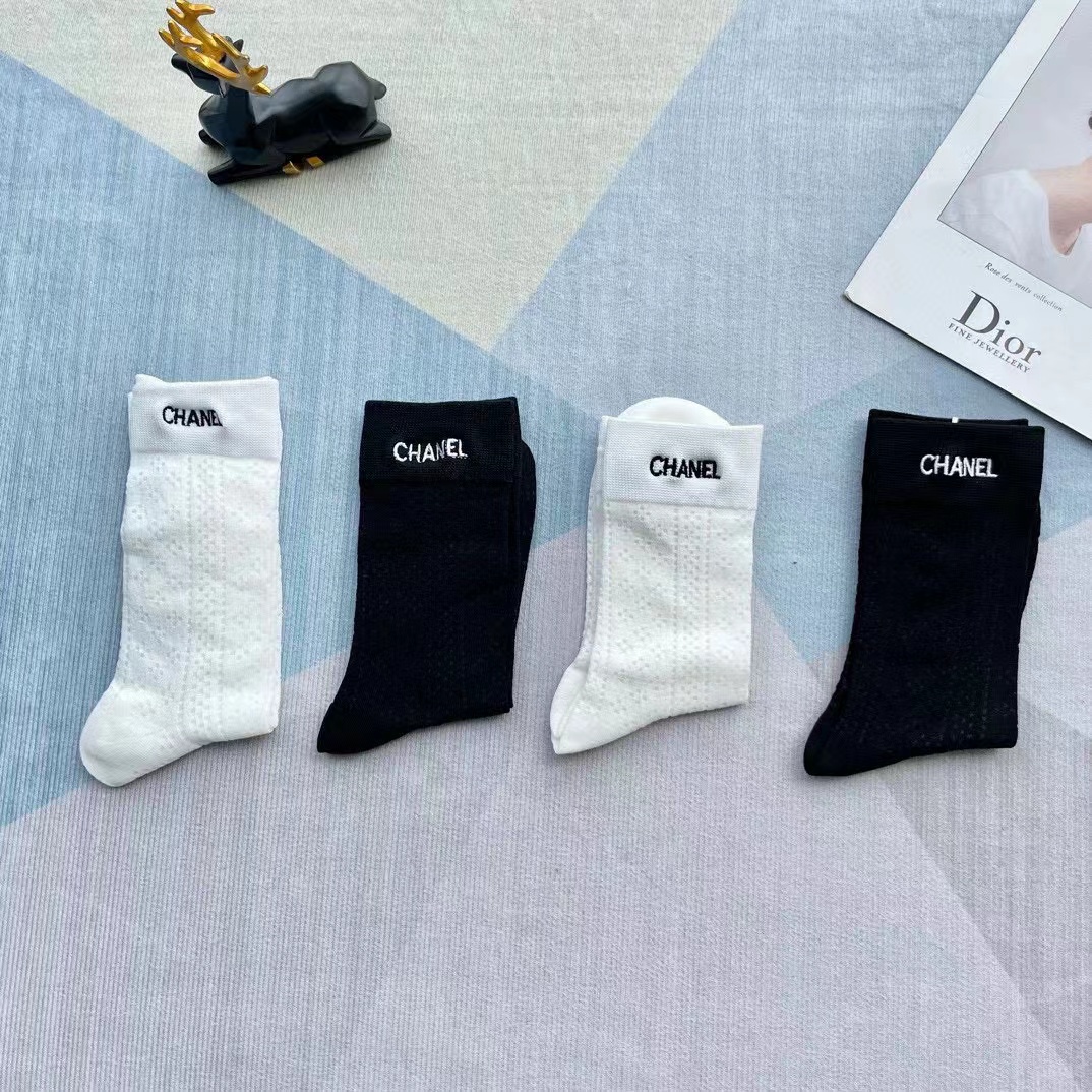 CHANE1 シンプル刺繍ロゴソックス【50％割引+送料無料】