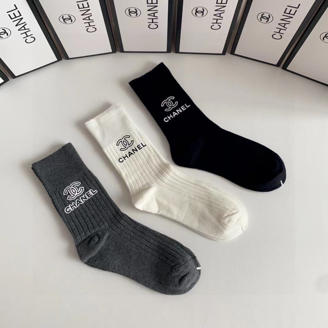 CHANE1 シンプルロゴソックス【50％割引+送料無料】