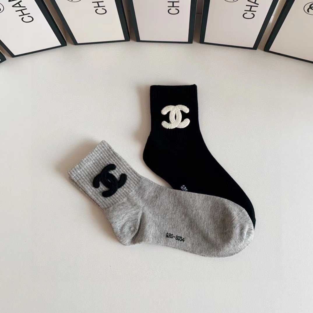 CHANE1 シンプルな黒とグレーのダブル C ロゴ カシミヤ ソックス【50％割引+送料無料】