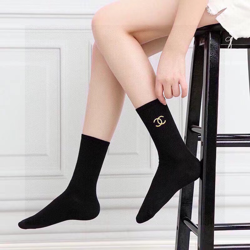 CHANE1 シンプル刺繍スモールロゴカシミヤソックス【50％割引+送料無料】