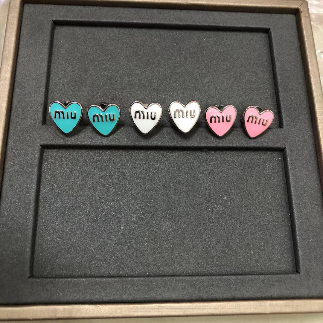M1UM1U シンプルハートピアス【50％割引+送料無料】