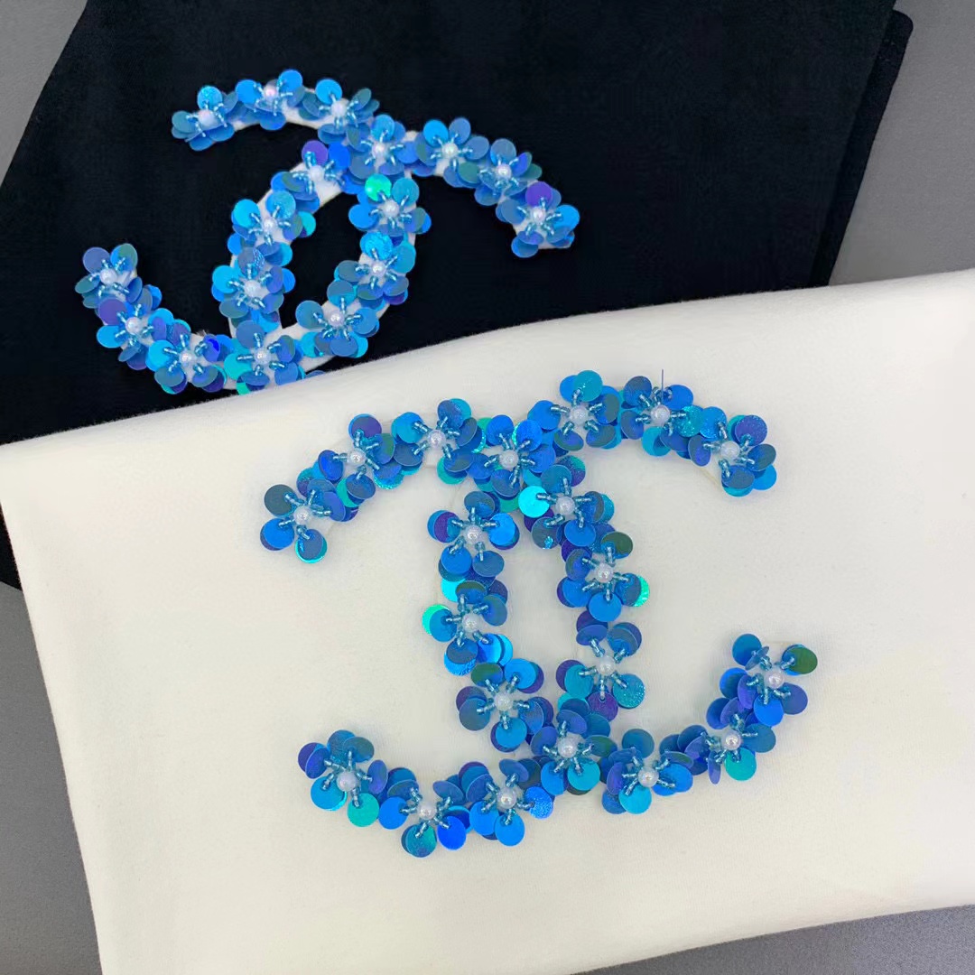 CHANE1 スパンコール ダブル C ロゴ T シャツ【50％割引+送料無料】