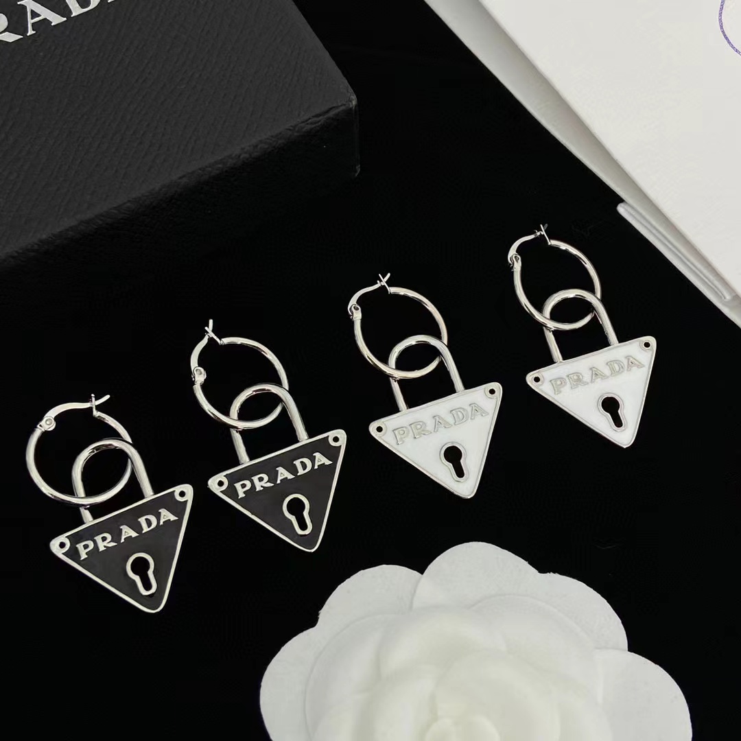 PR4DA トライアングルロゴ フープピアス【50％割引+送料無料】