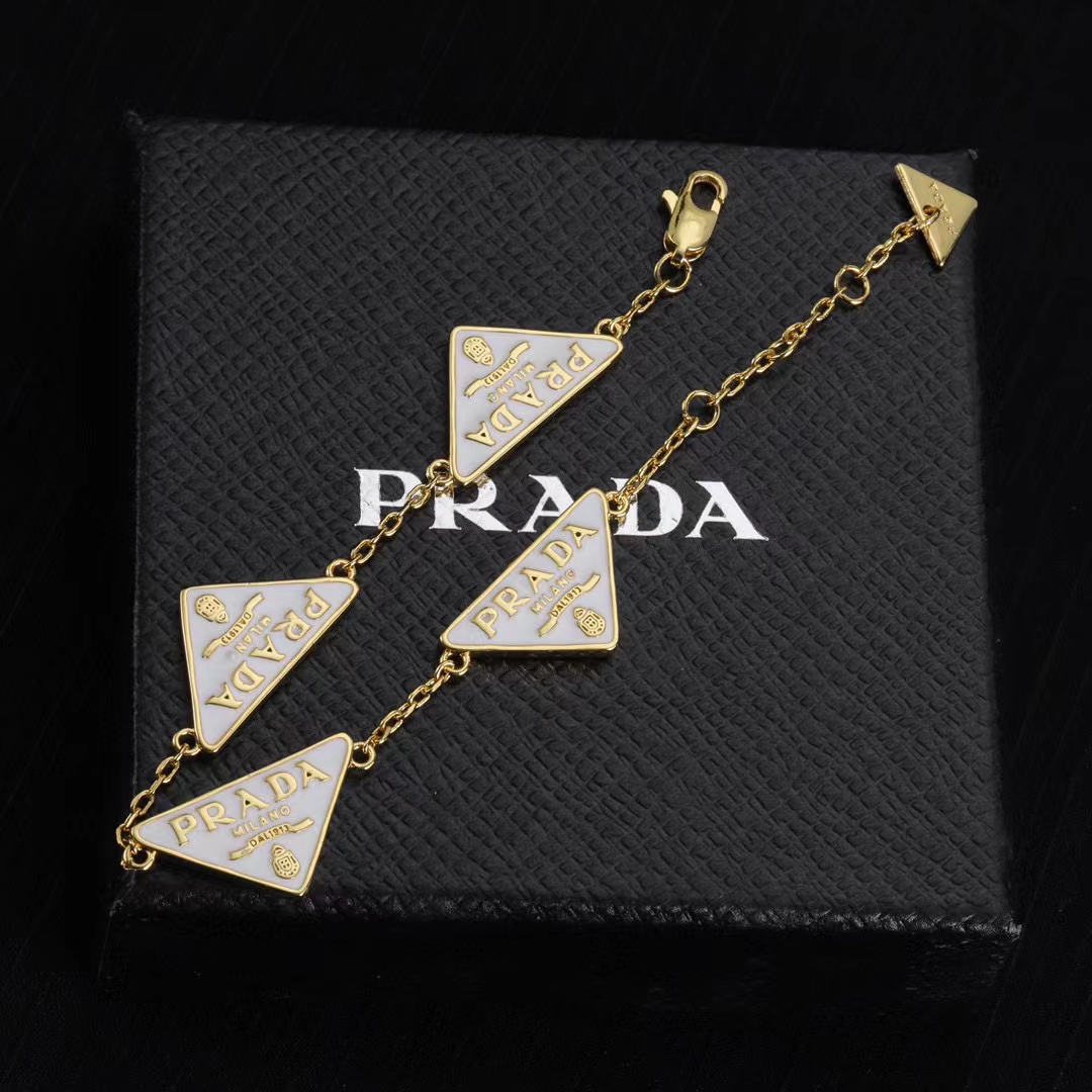 PR4DA トライアングルロゴ ブレスレット【50％割引+送料無料】