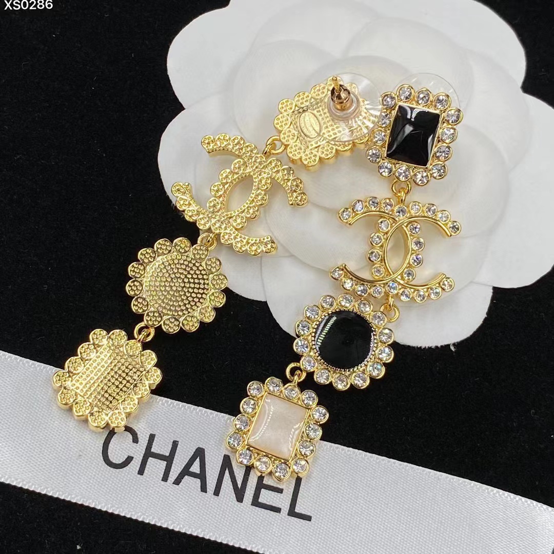 CHANE1 ダイヤモンド ダブル C レトロ スタッド ピアス【50％割引+送料無料】
