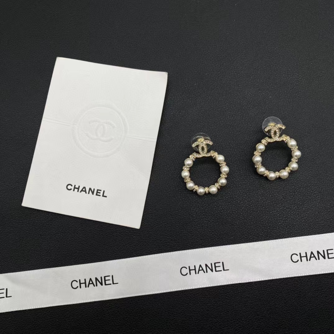 CHANE1 ダイヤモンドとパールのフープイヤリング【50％割引+送料無料】