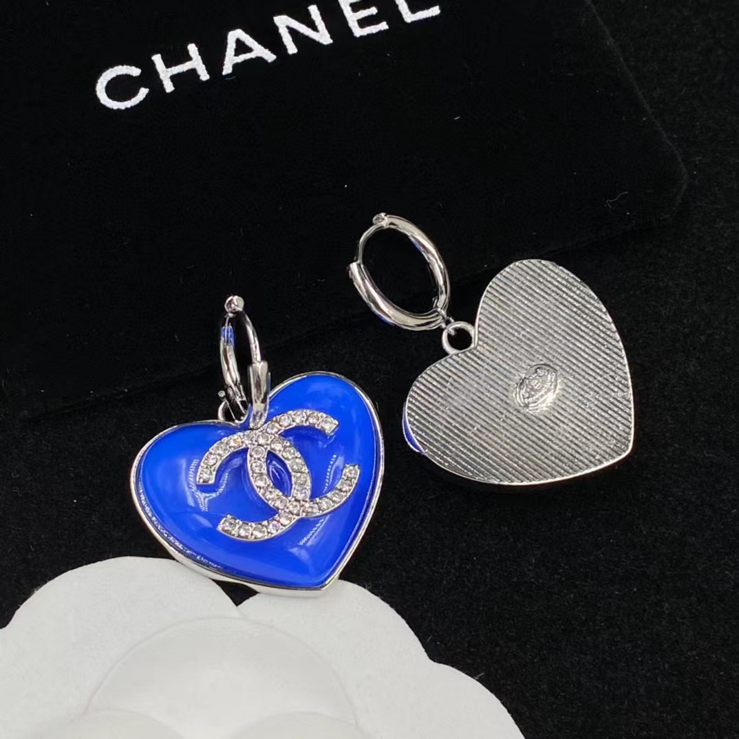 CHANE1 ブルーハート ダブルC スタッドピアス【 50％割引+送料無料】