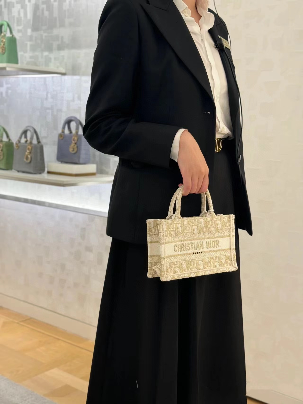 DI0R Book tote 刺繍入りハンドバッグ【 50％割引+送料無料】