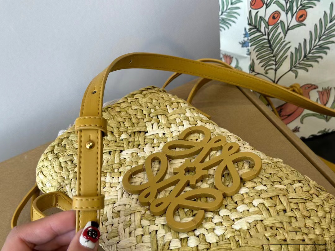 LOWEW ラフィア 携帯電話バッグ【50％割引+送料無料】