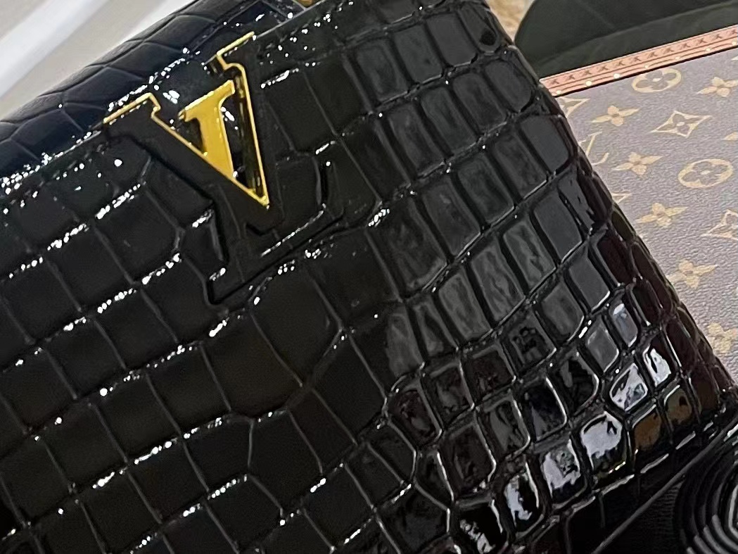 LV  Capucines クロコダイルプリント ハンドバッグ【50％割引+送料無料】