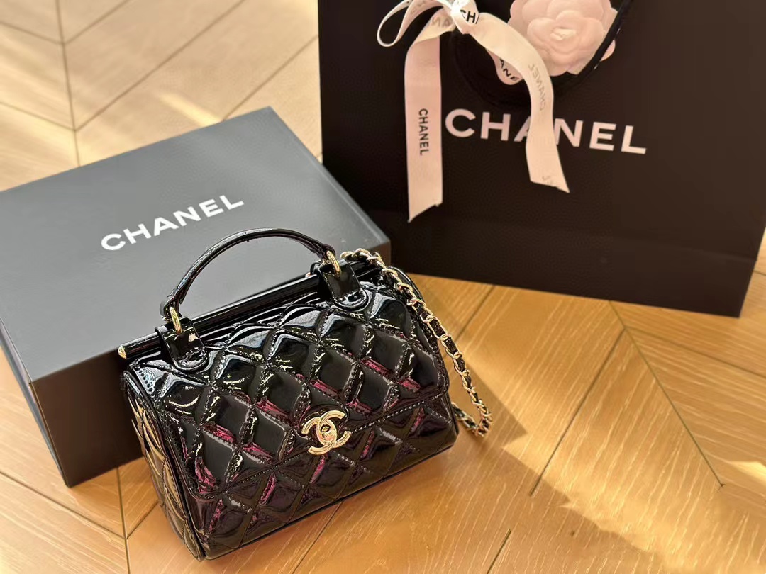 CHANE1 パテントレザー ハンドヘルドクロスボディバッグ【50％割引+送料無料】